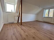 Schöne Dachgeschosswohnung - saniert - zentrale Lage in Röhrsdorf - Chemnitz