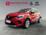 Renault Captur, E-Tech Plug-in Hybrid Business Edition, Jahr 2021 - Hamburg