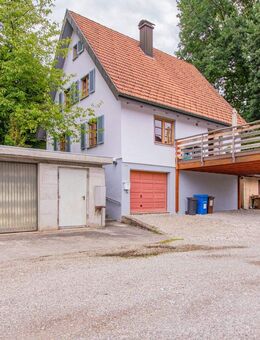 Gepflegtes Einfamilienhaus in bevorzugter Wohnlage mit zusätzlichen Teilflächen in Tiengen - Waldshut-Tiengen