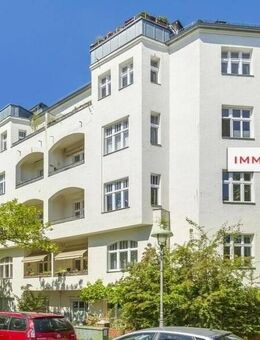 IMMOBERLIN.DE - Ideal für gewerbliche Wohngemeinschaften! Ansprechend sanierte Altbauwohnung mit Sonnenterrasse & Gartenanteil - Berlin