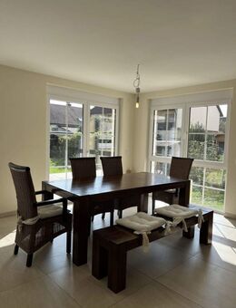 Moderne Stadtvilla mit großzügigem Außenbereich und flexibler Einliegerwohnung auf Anfrage - Mühlhausen (Baden-Württemberg)