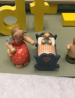 Wendt & Kühn Mädchen mit Wiege + Kind Figuren, guterhalten, Erzgebirge - Meerbusch
