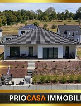 Bungalow in Bitburg-Erdorf | Neubau 2022 | ca. 140 m² Wohnfläche | 520,00 m² Grundstücksfläche | KfW 40 | Traumhafte Lage mit Aussicht - Bitburg