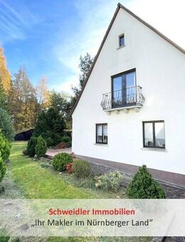 Waldrandlage mitten in Röthenbach - Heimelige Doppelhaushälfte mit einzigartigem Garten und Garage - Röthenbach (Pegnitz)