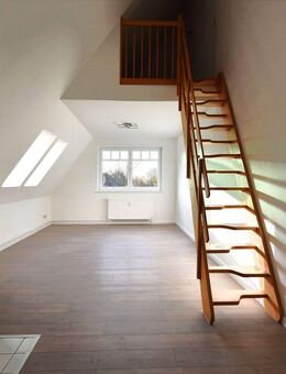 Lichtdurchflutete 2-Zimmer Eigentumswohnung im Dachgeschoss mit Kellerraum und PKW-Stellplatz - Schönberg (Schleswig-Holstein)