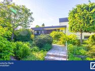 Besonderes Wohnerlebnis: Split-Level-Bungalow in begehrter Lage mit großem Garten - Neusäß