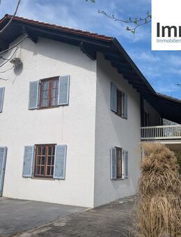 Großzügiges Einfamilienhaus in idyllischer Randlage Deggendorfs - Deggendorf