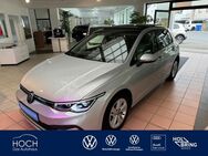 VW Golf, 1.5 TSI VIII Life, Jahr 2020 - Gladenbach