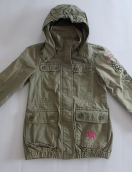 Jacke für Mädchen Marke Staccato Gr. 116/122 Olive Grün zu verkaufen. - Bielefeld