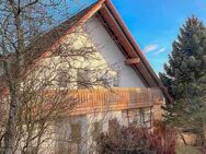Großzügiges Zweifamilienhaus mit tollem Fernblick, in Hanglage und großem, wunderschönem Garten - Markt Taschendorf
