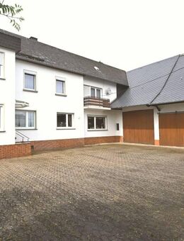 Außergewöhnliches Anwesen in attraktiver Aussichtslage - ehemals landwirtschaftliches Anwesen mit Wohnhaus und großer Scheune - Landkern