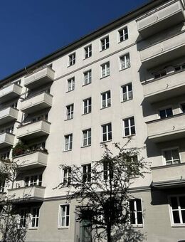 Ziehen Sie noch heute ein! Gut geschnittene 2-Zimmer-Wohnung mit Balkon in Friedrichshain! - Berlin