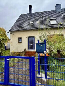 Doppelhaushälfte mit Potenzial in Toplage von Wanne-Eickel - großes Grundstück, ruhige Lage - Herne