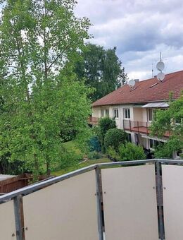 Helle 3 Zimmerwohnung mit Balkon und TG Stellplatz - Erlangen
