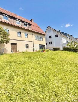 Gartenliebhaber aufgepasst! Perfektes Zweifamilienhaus mit großem Garten! - Weinstadt