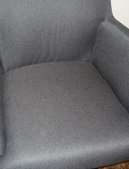 Drehsessel mit Hocker neuwertig "grau" - Ochtrup Zentrum