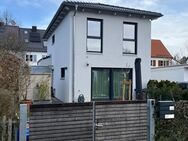 Exklusives 4-Zimmer-Einfamilienhaus mit gehobener Innenausstattung und EBK in TOP Lage Gräfelfings - Gräfelfing