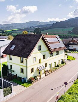 Zweifamilienhaus für Wohnen & Arbeiten unter einem Dach - Winden (Elztal)