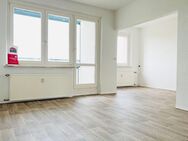 Attraktive 2-Zimmer-Wohnung mit großer Küche und Balkonverglasung in Rostock-Lichtenhagen - Rostock