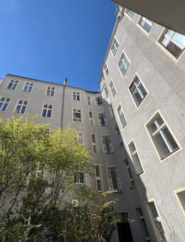 Stadtwohnung im Gartenhaus- frei zum Selbstbezug nahe Schloß Charlottenburg - Berlin