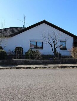 Bungalow, renovierungsbedürftig in ruhiger Lage zu verkaufen. - Puschendorf