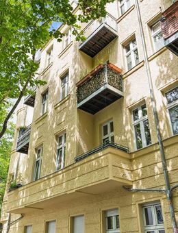 Bezugsfreie 2-Zimmer-Altbauwohnung in begehrter Wohnlage in Berlin Friedrichshain - Berlin