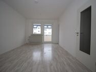 **5-Zimmer-Wohnung mit zwei Balkonen im 1 OG zu vermieten** - Rosenbach (Vogtland)