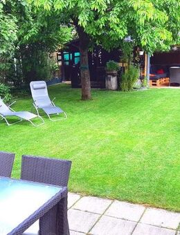 Doppelhaushälfte mit idyllischem Garten und großem Hobbyraum - ideal für Familien - München