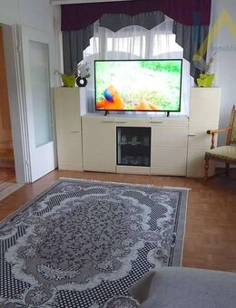 Vermietetes 2 Familienhaus mit 5 Garagen in zentraler Lage - Dillenburg