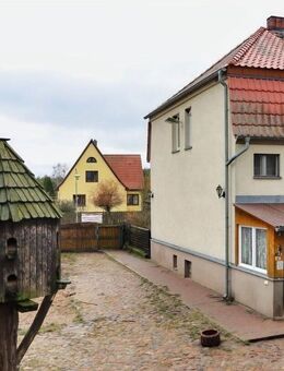 Fördermöglichkeiten durch KFW!- Doppelhaushälfte als Dreiseitenhof mit Photovoltaik in Gielsdorf - Altlandsberg