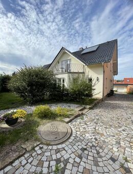 Ihr Traumhaus in Erfurt - mit 3 separaten Wohnbereichen und großem Garten! - Erfurt