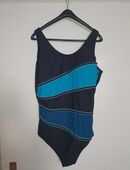 Femininer Shape Badeanzug mit starker Formkraft in 72417