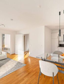 AIGNER - Helle, moderne 2-Zimmer-Wohnung mit Südbalkon in unmittelbarer U-Bahn-Nähe - München