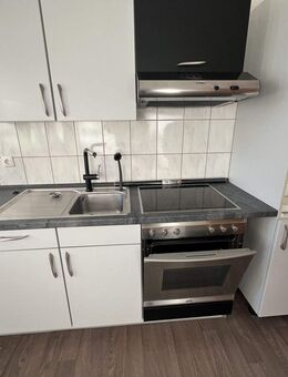 2-Zimmer Wohnung - Einbauküche - Erdgeschoss - Balkon - Aufzug - Dachboden/Keller - Selb