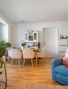 Moderne 2,5-Zimmer-Wohnung mit Einbauküche & umlaufendem Balkon - Regensburg
