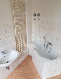 schöne 2- Zimmerwohnung mit Einbauküche - Limbach-Oberfrohna