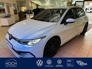 VW Golf, 1.5 TSI VIII Blind Spot, Jahr 2021 - Gladenbach