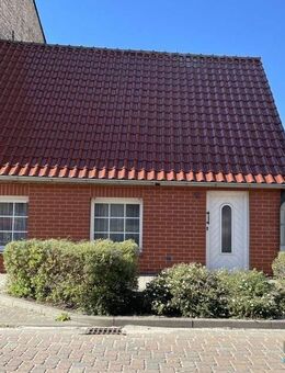 Geräumiges Grundstück mit EFH, 2 Auffahrten und viel Nebengelass im Zentrum von Lenzen - Lenzen (Elbe)