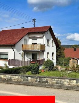 Großes Wohnhaus mit Doppelgarage in guter Lage von Gosheim - Gosheim