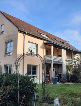 Helle 2-Zimmer-Dachgeschoßwohnung mit sonniger Dachterrasse - Kelheim