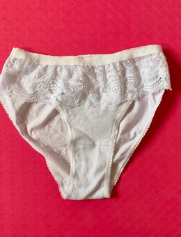 Schöner weißer Slip, Größe XS, mit Spitze - Düsseldorf