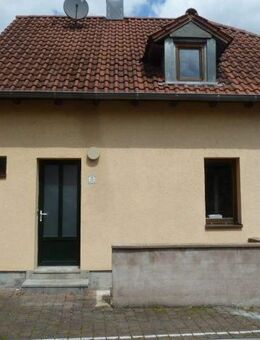 Frisch saniert: Energieklasse C-D, Haus mit 3 Zimmer, Wfl. 85 qm, Stellplatz, Heizung mit Solarthermie - Bergtheim