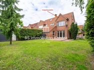 *RESERVIERT* Larrelt! Doppelhaushälfte mit Terrasse, PKW-Einstellplatz, Gartenanlage in ruhiger Sachgassenendlage - Emden