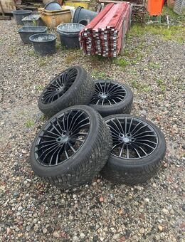 Felgen MB G-Klasse AMG Zol 22 mit Winter Reifen 285/40 R22 - Gaildorf