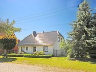 interessantes Einfamilienhaus mit ca. 6.600 m² Grundstück in Coswig (Anhalt) OT Grochewitz - Ideal für Tier- / Pferdehaltung - Coswig (Anhalt)