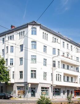 Frei ab November: Weitläufige 5-Zimmer-Gründerzeit-Wohnung mit Balkon - jetzt sichern! - Berlin