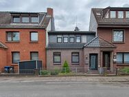 Oslebshausen - Reihenmittelhaus (mit Renovierungsbedarf) und Garage - Bremen