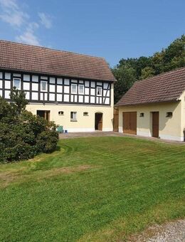 Historischer Fachwerkhof mit Nebengebäuden - denkmalgeschütztes Wohnstallhaus in Oberwiera - Oberwiera