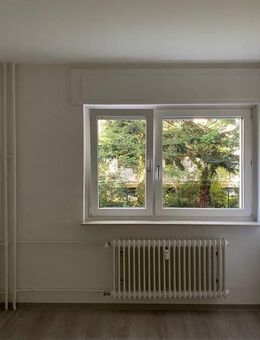 Familien willkommen - 4-Zimmer-Wohnung mit Badewanne und Dusche - Bad Homburg (Höhe)