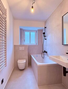 Frisch kernsaniertes Wohnhighlight - modern, hell & sofort bezugsbereit! - Nürnberg